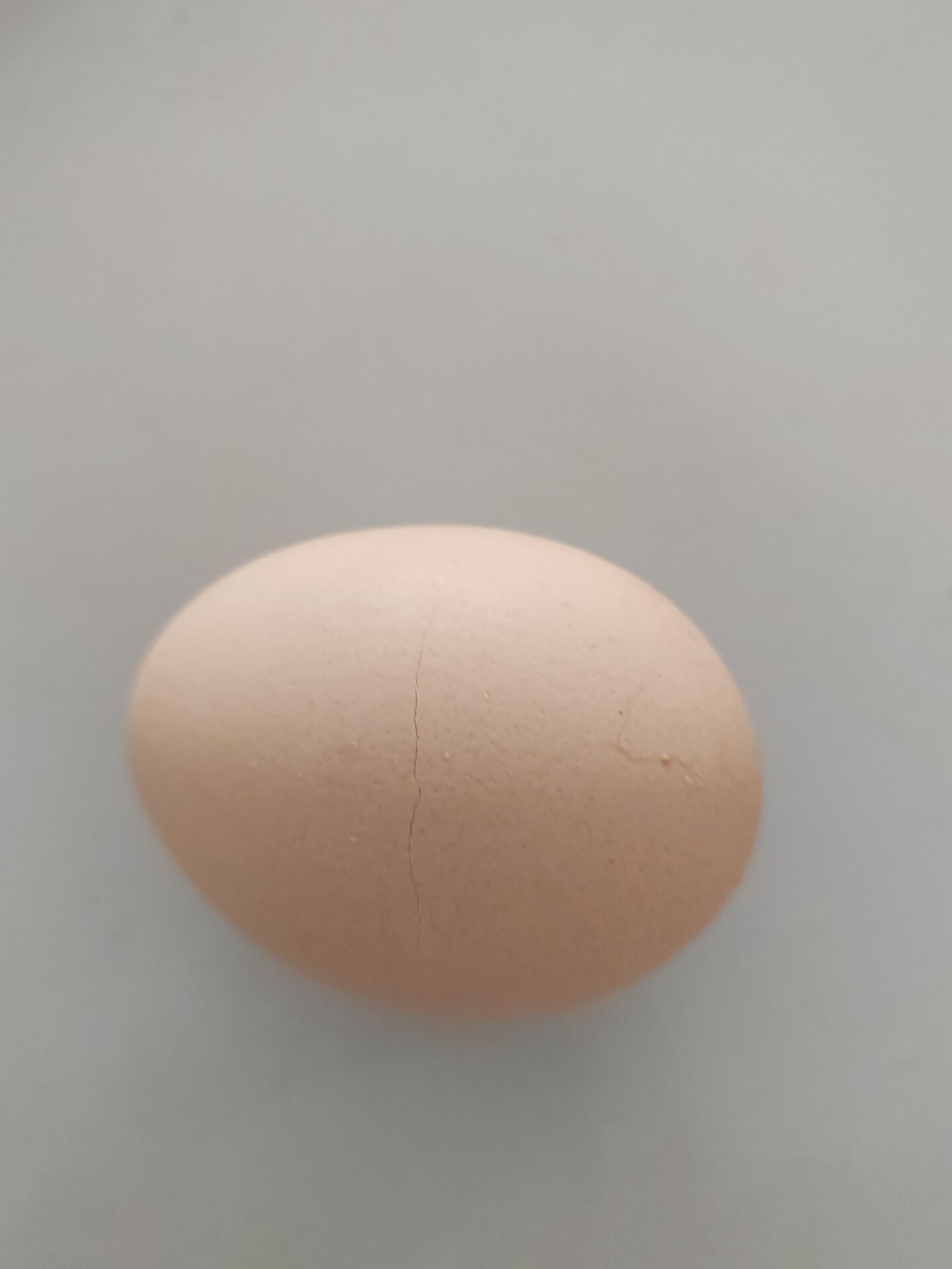 ，