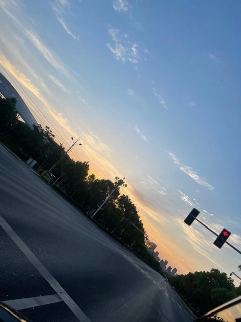 刚吃饱饭 现在出来处对象有机会处到吗