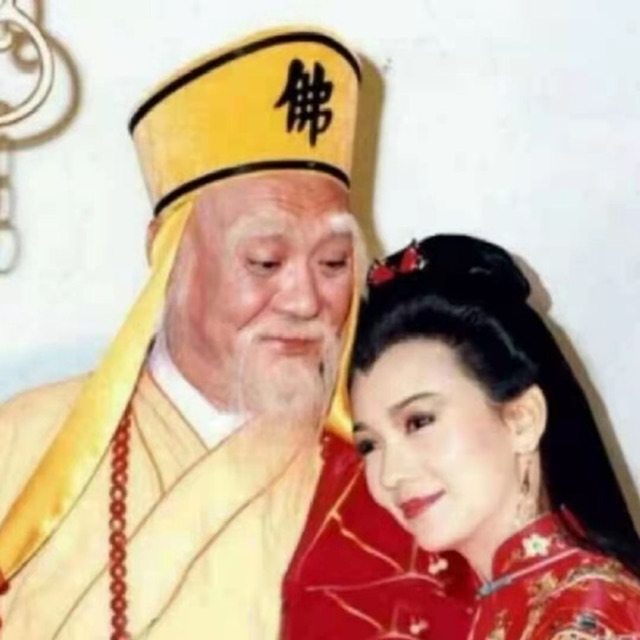 晚上了 妹子都下班了吧