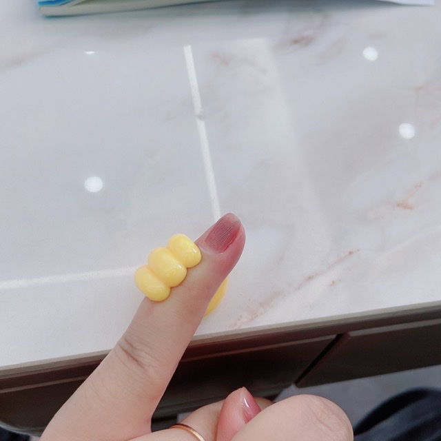 牵手了